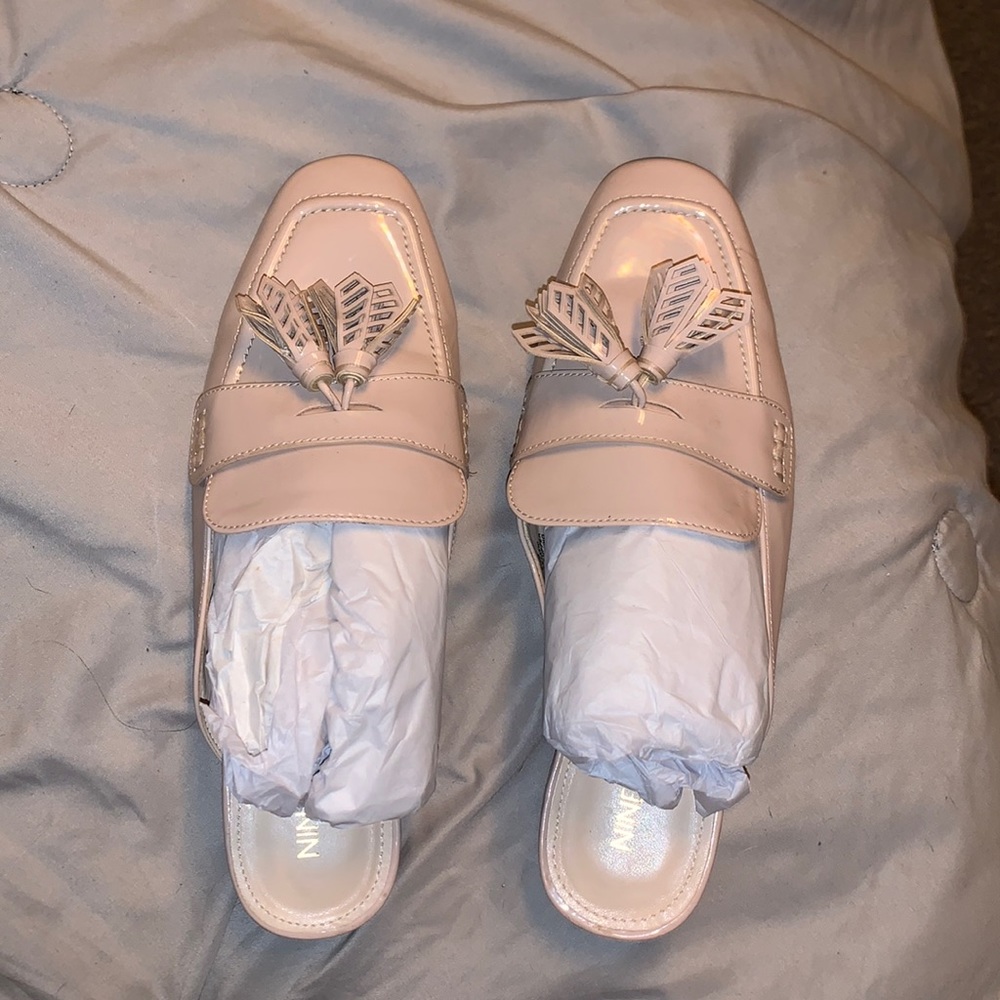 Size 8 1/2, Beige, Nine West, Mule Flats.